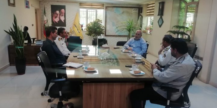 نشست مدیر عامل شرکت حمل و نقل همدانیان  آقای مهدی اسدی و جناب سرهنگ ایمانی مفرد رئیس پلیس راه اصفهان شهرکرد